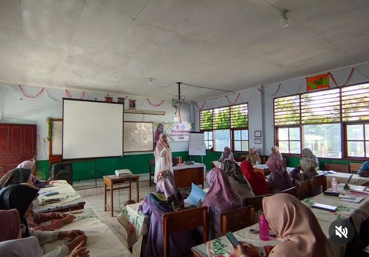 Diseminasi Penyelenggaraan Pendidikan Inklusi Oleh Ibu Kepala Sekolah